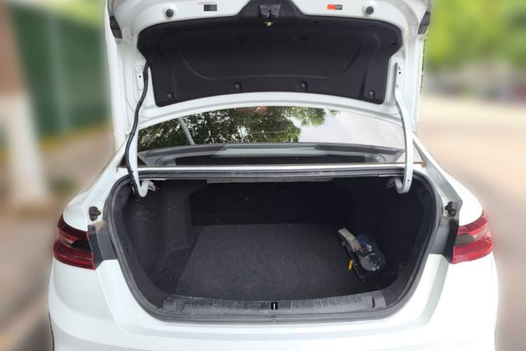 Used Geometry A 2024 500KM Travel Edition Trunk