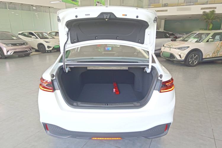 Used Geometry A 2024 410KM Travel Edition Trunk