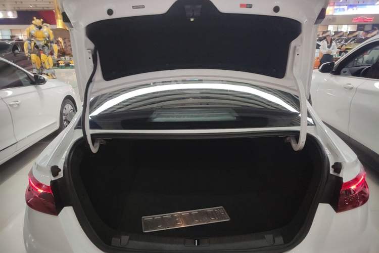 Used Geometry A 2024 410KM Travel Edition Trunk