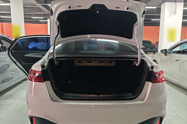 Used Geometry A 2024 410KM Travel Edition Trunk
