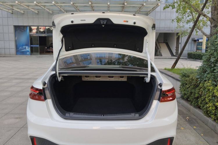 Used Geometry A 2024 410KM Travel Edition Trunk