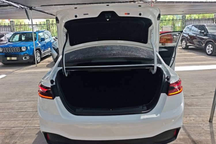 Used Geometry A 2024 410KM Travel Edition Trunk