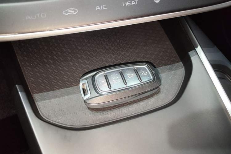 Used Geometry A 2024 410KM Travel Edition Vehicle Key