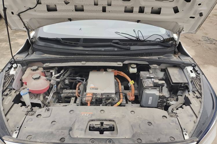 Used Geometry C 2022 Blueberry C400 Engine Bay