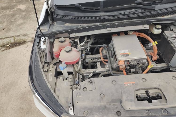 Used Geometry C 2022 Blueberry C400 Engine Bay Right