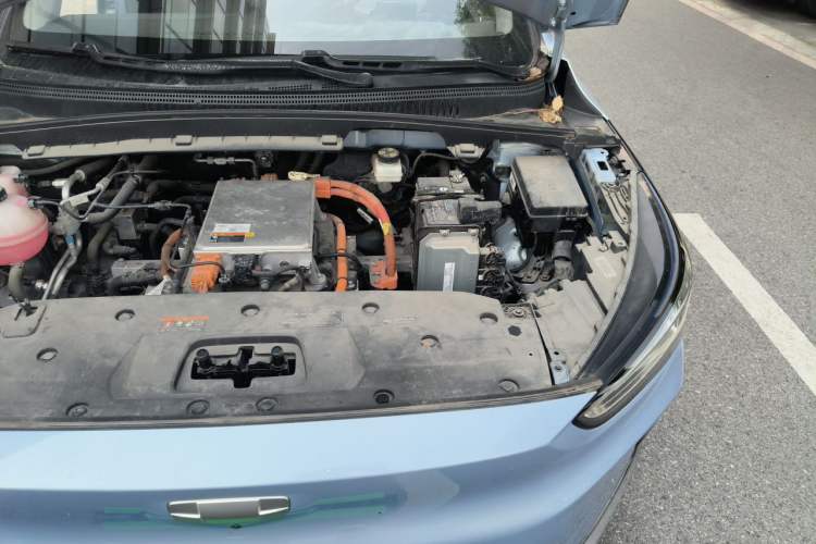 Used Geometry C 2020 Selected Range Edition 550 KM C++ Engine Bay Left