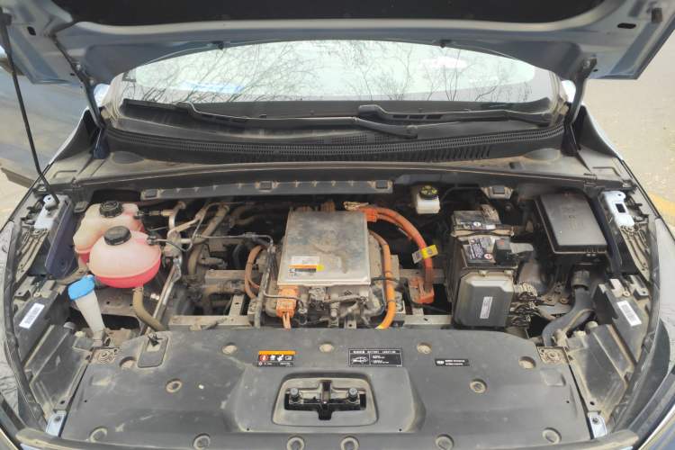 Used Geometry C 2020 Premium Range Version 400 KM C Engine Bay