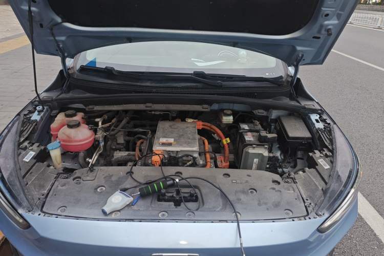 Used Geometry C 2020 Premium Range Edition 400 KM C+ Pro Engine Bay