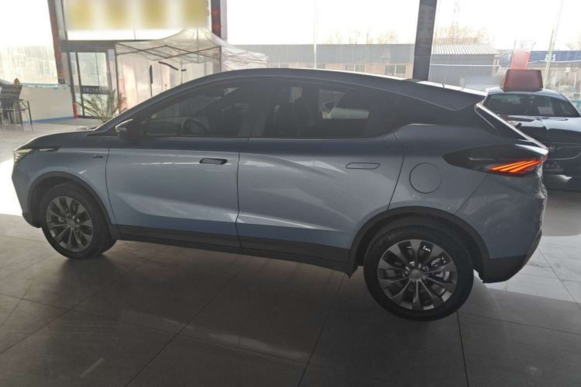 Used Geometry C 2020 Premium Range Edition 400 KM C+ Pro Exterior 3