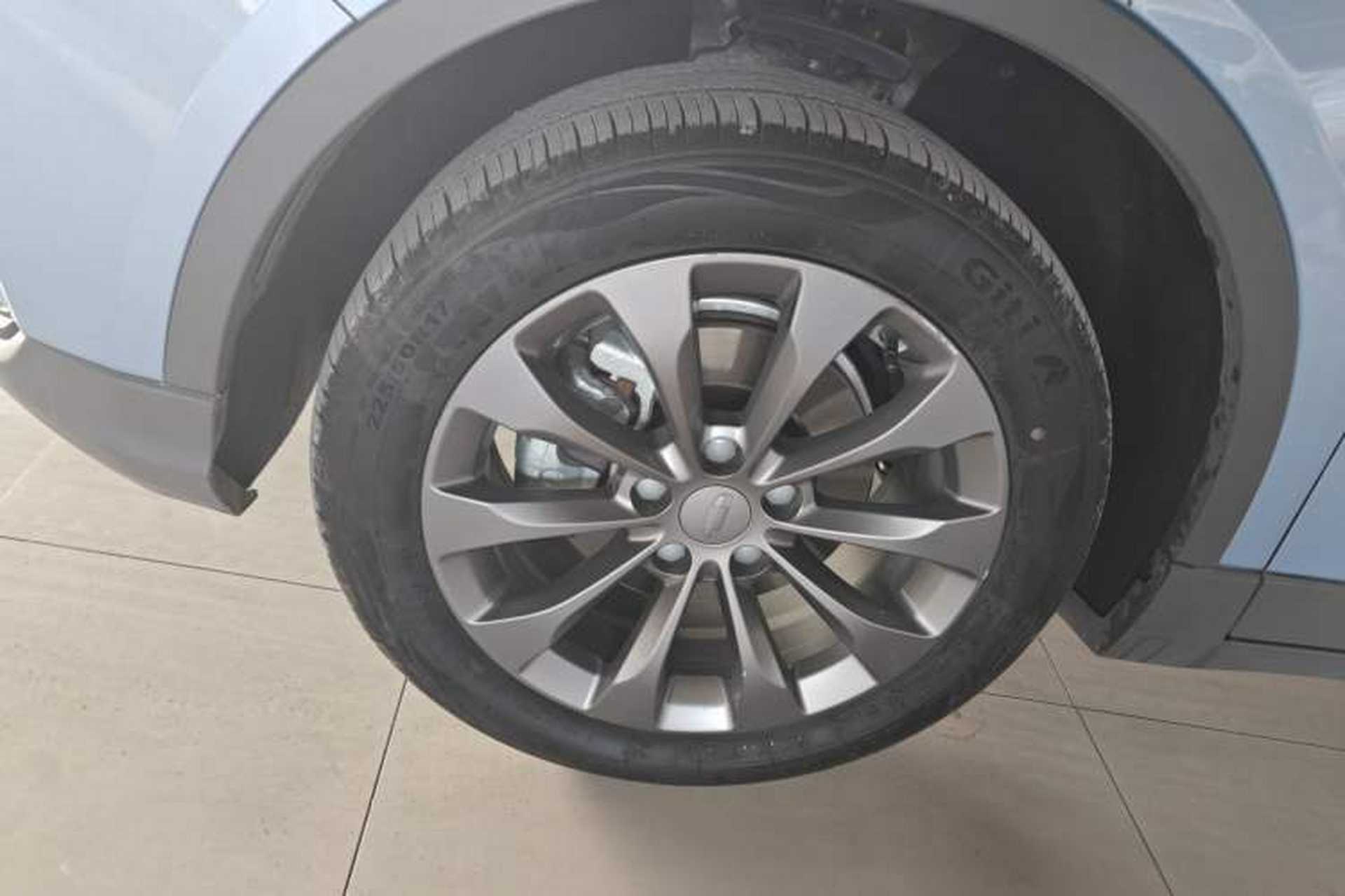 Used Geometry C 2020 Premium Range Edition 400 KM C+ Pro Exterior 7