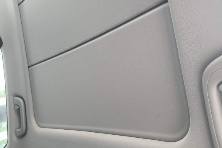 Used Geometry C 2020 Selected Range Edition 550 KM C++ Headliner