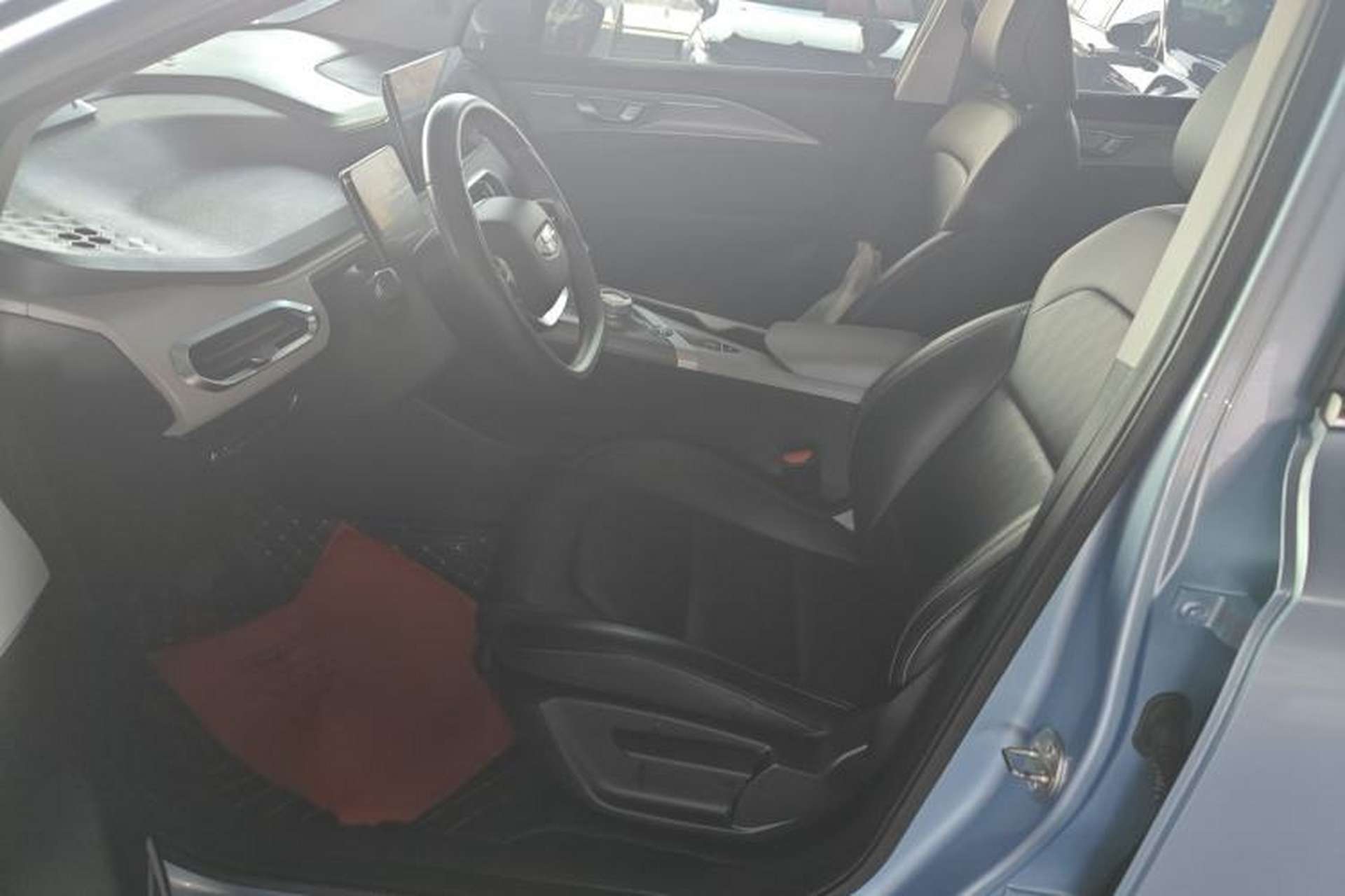 Used Geometry C 2020 Premium Range Edition 400 KM C+ Pro Left Front Seat