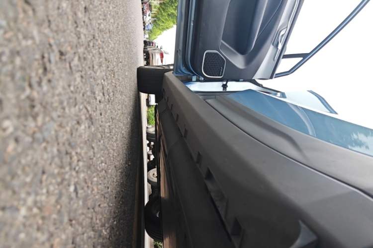 Used Geometry C 2020 Selected Range Edition 550 KM C++ Left Side Sill