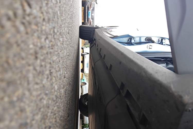 Used Geometry C 2020 Selected Range Edition 550 KM C++ Right Side Sill
