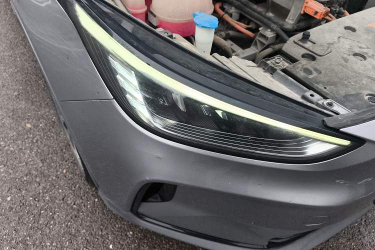 Used Geometry C 2020 Selected Range Edition 550 KM C++ Right Front Headlight