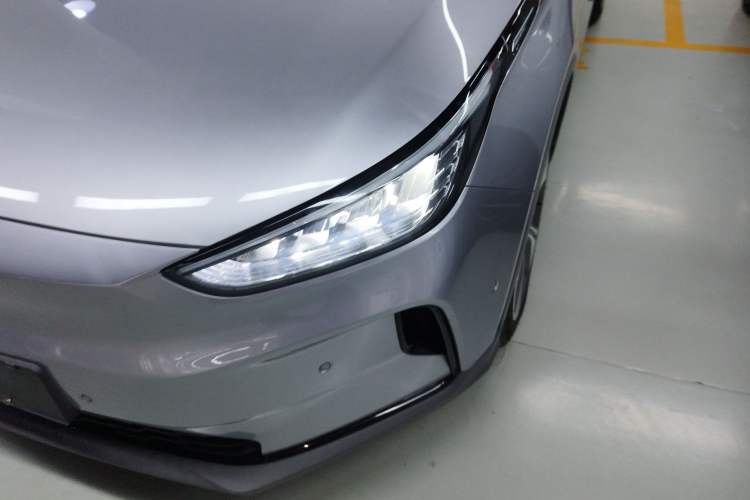 Used Geometry C 2020 Selected Range Edition 550 KM C++ Pro Left Front Headlight
