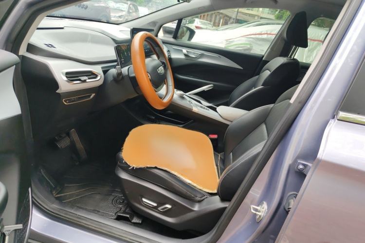 Used Geometry C 2020 Selected Range Edition 550 KM C++ Left Front Seat