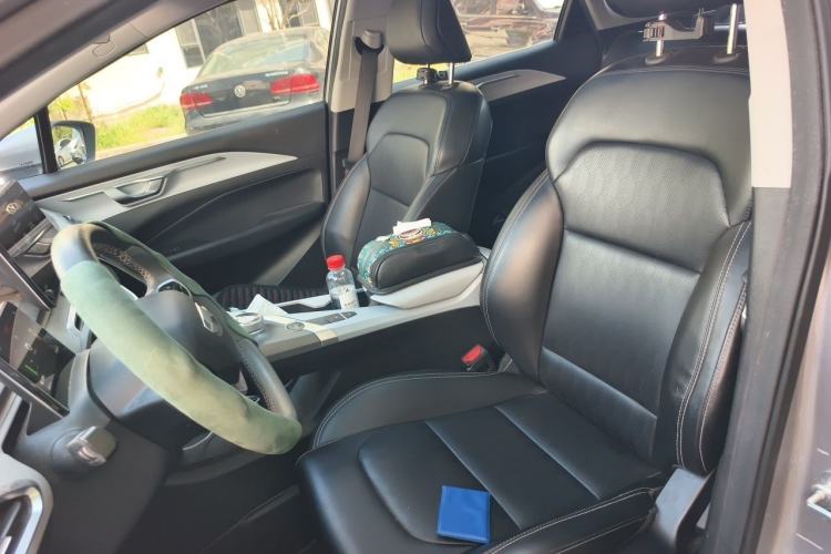 Used Geometry C 2020 Premium Range Edition 400 KM C+ Pro Left Front Seat