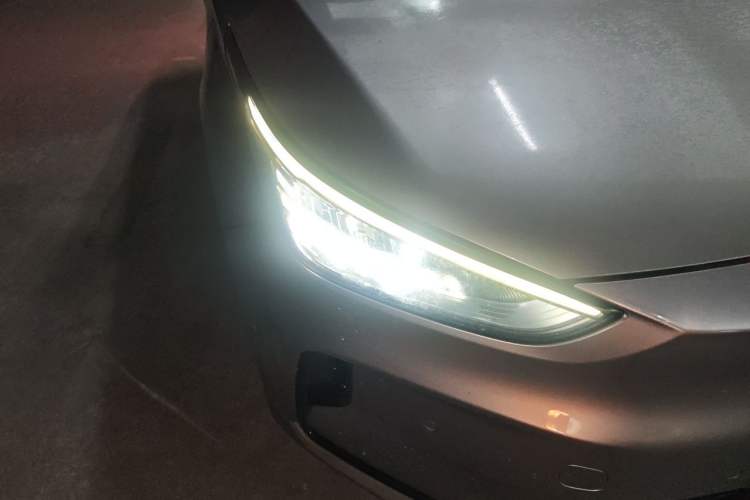 Used Geometry C 2020 Selected Range Edition 550 KM C++ Pro Right Front Headlight