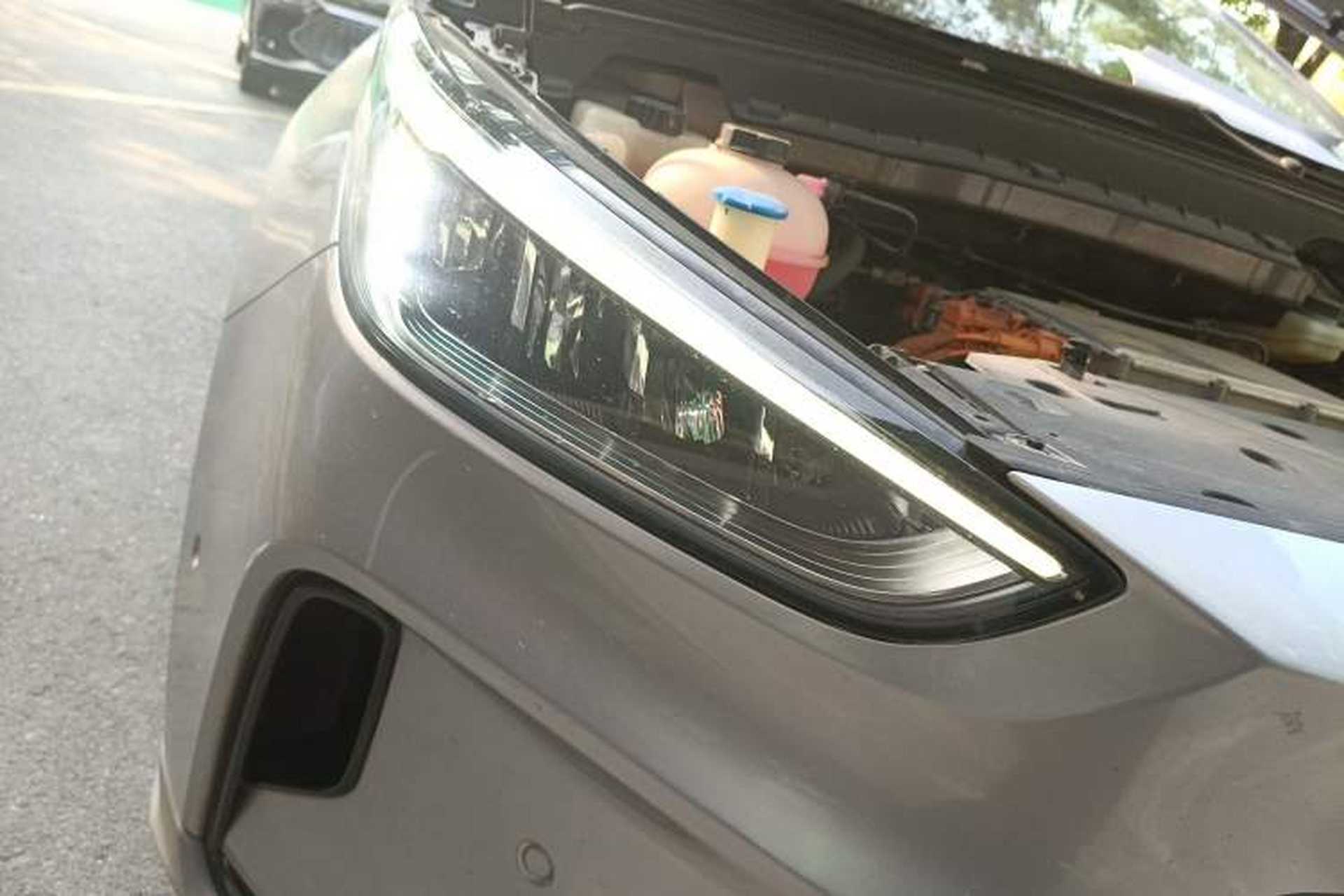 Used Geometry C 2020 Selected Range Edition 550 KM C++ Pro Right Front Headlight