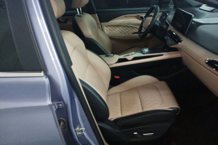 Used Geometry C 2020 Selected Range Edition 550 KM C++ Pro Right Front Seat