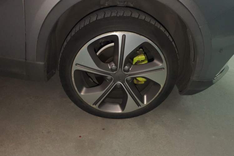 Used Geometry C 2020 Selected Range Edition 550 KM C++ Pro Right Front Wheel Hub
