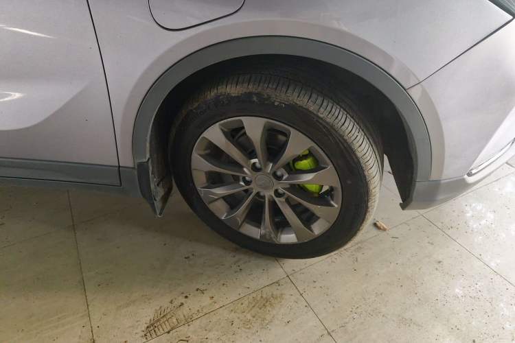 Used Geometry C 2020 Selected Range Edition 550 KM C++ Right Front Wheel Hub