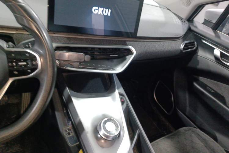Used Geometry C 2020 Premium Range Version 400 KM C+ Audio And AC Panel