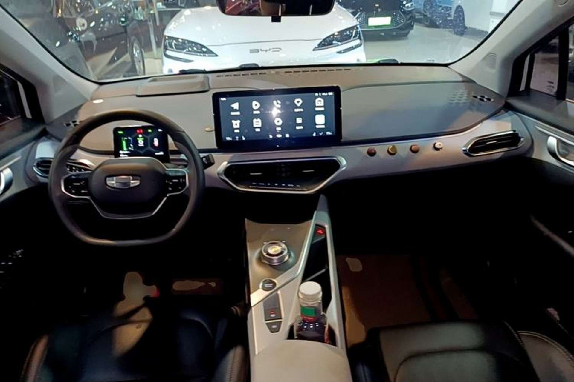 Used Geometry C 2020 Selected Range Edition 550 KM C++ Center Console