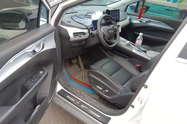 Used Geometry C 2020 Selected Range Edition 550 KM C++ Driver Seat