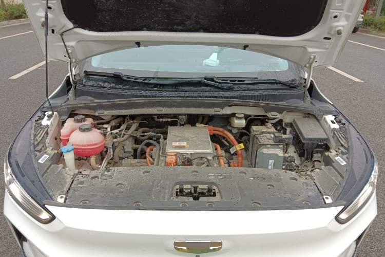 Used Geometry C 2020 Selected Range Edition 550 KM C++ Engine Bay