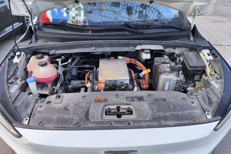 Used Geometry C 2020 Premium Range Edition 400 KM C+ Pro Engine Bay