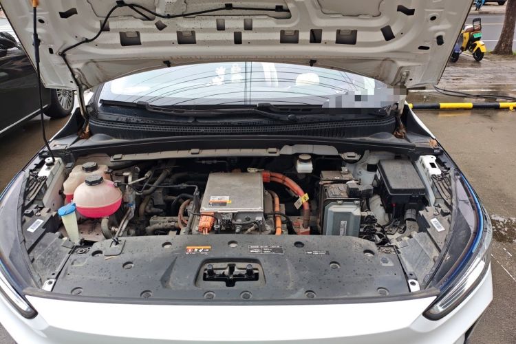 Used Geometry C 2020 Premium Range Version 400 KM C+ Engine Bay