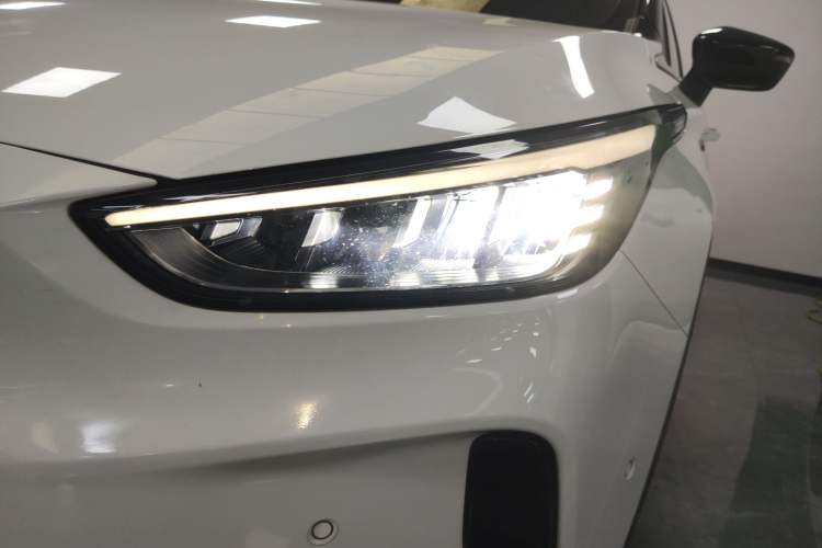 Used Geometry C 2020 Selected Range Edition 550 KM C++ Pro Left Front Headlight