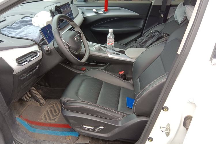 Used Geometry C 2020 Selected Range Edition 550 KM C++ Left Front Seat