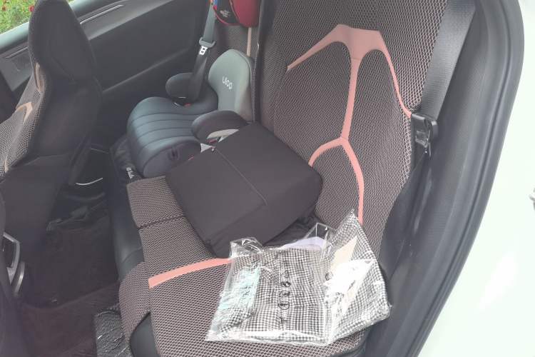 Used Geometry C 2020 Selected Range Edition 550 KM C++ Pro Left Rear Seat