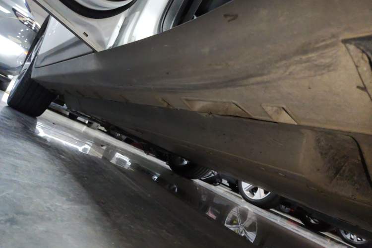 Used Geometry C 2020 Selected Range Edition 550 KM C++ Pro Left Side Sill