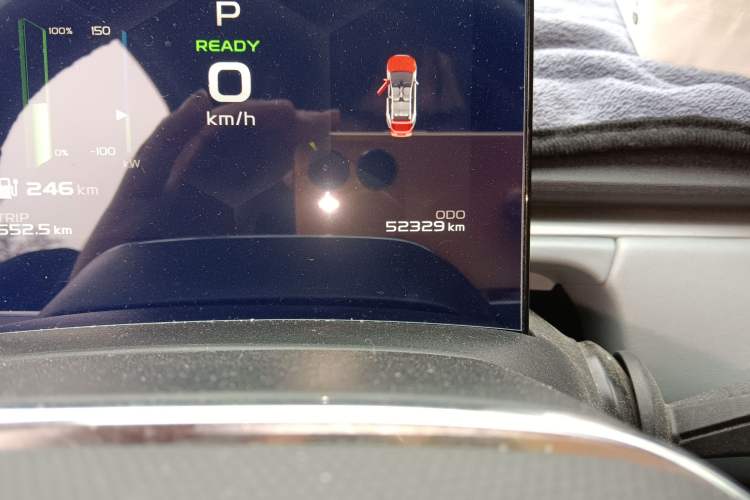 Used Geometry C 2020 Selected Range Edition 550 KM C++ Odometer Close Up