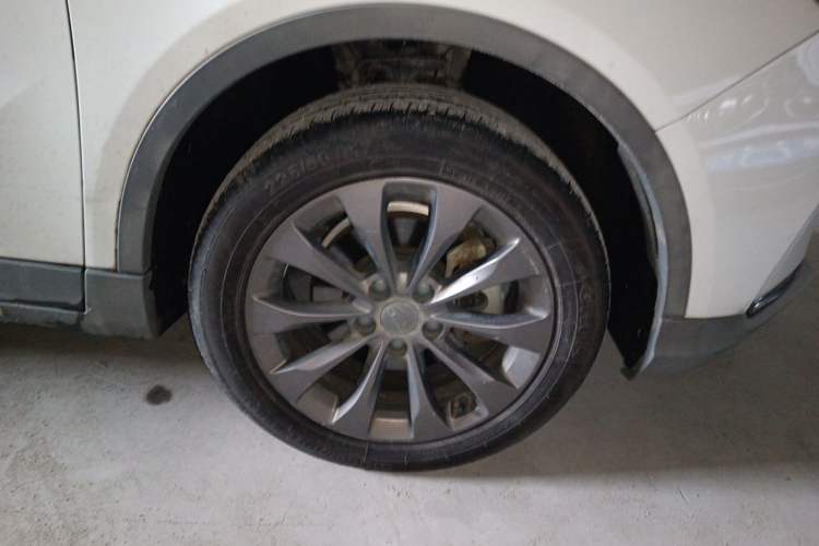 Used Geometry C 2020 Premium Range Version 400 KM C+ Right Front Wheel Hub