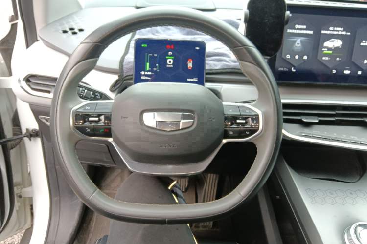 Used Geometry C 2020 Selected Range Edition 550 KM C++ Steering Wheel