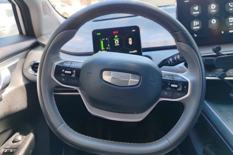 Used Geometry C 2020 Selected Range Edition 550 KM C++ Steering Wheel