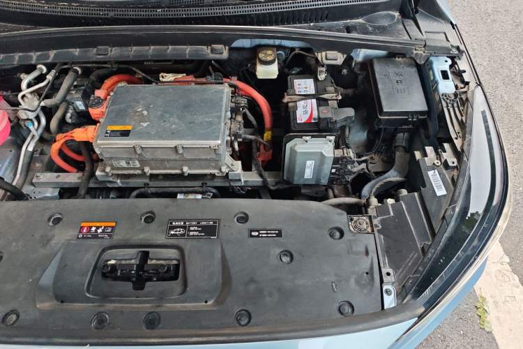 Used Geometry C 2021 C550 Cube Edition Engine Bay Left