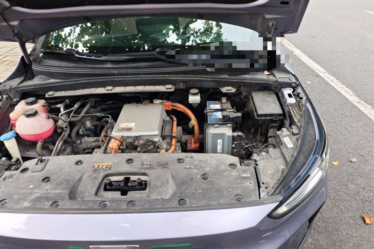 Used Geometry C 2021 C550 Power Edition Engine Bay Left