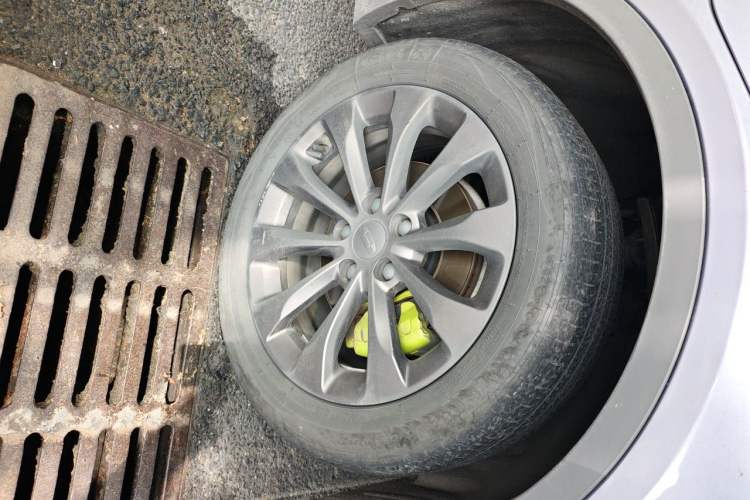 Used Geometry C 2021 C550 Power Edition Right Front Wheel Hub