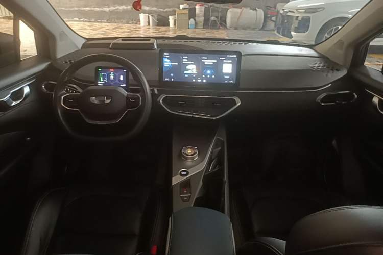 Used Geometry C 2021 C400 Cubic Edition Center Console