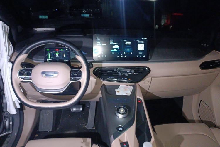 Used Geometry C 2021 C550 Power Edition Interior 2