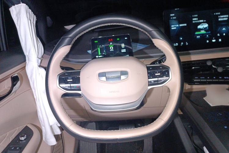 Used Geometry C 2021 C550 Power Edition Steering Wheel