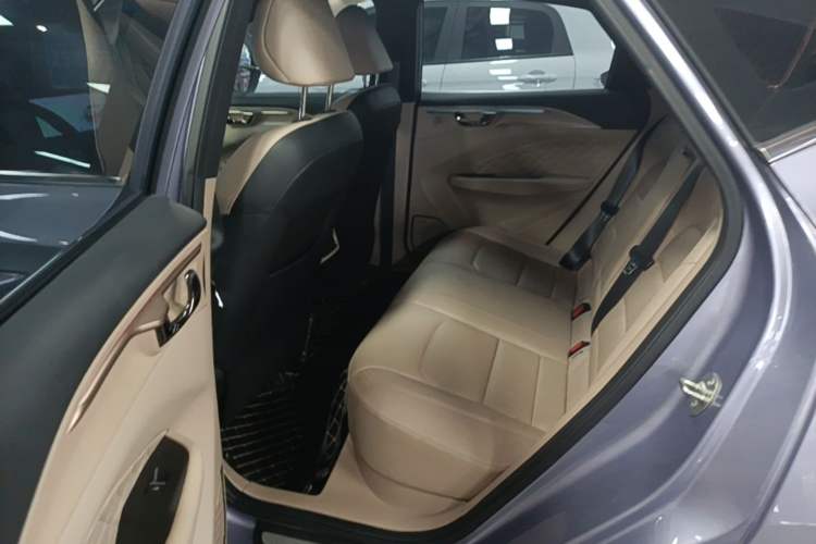 Used Geometry C 2021 C550 Cube Edition Left Rear Seat