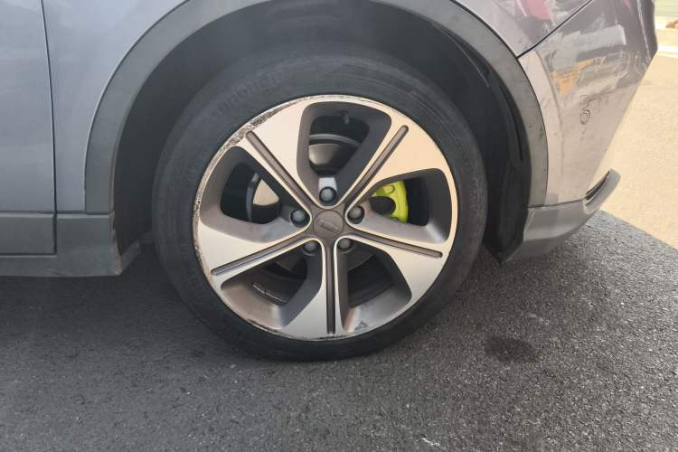 Used Geometry C 2021 C550 Cube Edition Right Front Wheel Hub