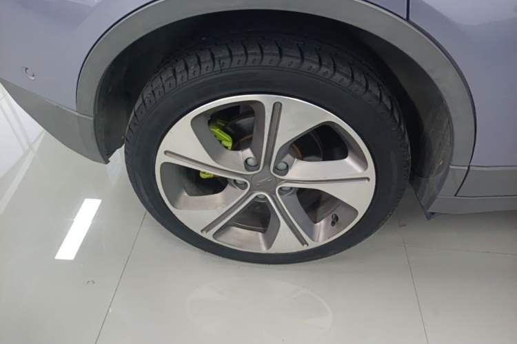 Used Geometry C 2021 C550 Cube Edition Right Rear Wheel Hub